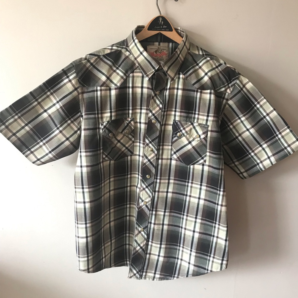 Wrangler short sleeve button down shirt
